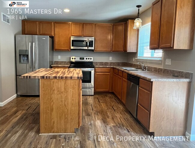 Foto del edificio - 3 BEDROOM 3.5 BATHROOM HOUSE