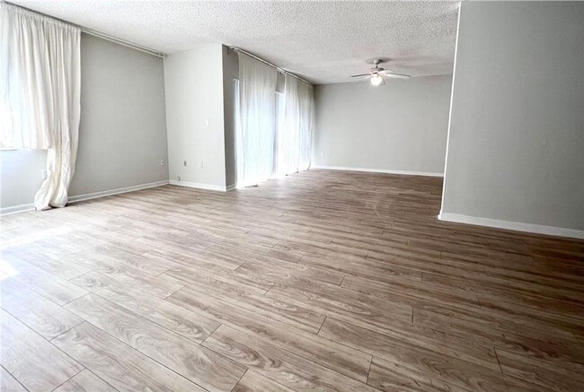 Foto del edificio - 701 N Pine Island Rd