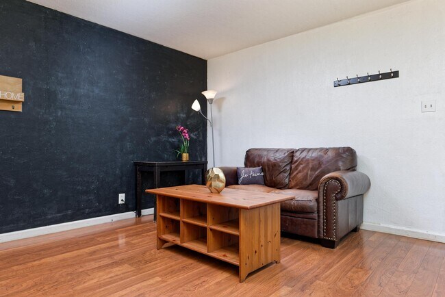 Foto del edificio - 277 Westwood St