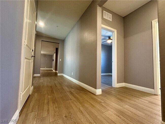 Foto del edificio - 2927 Ventana Ridge Ave