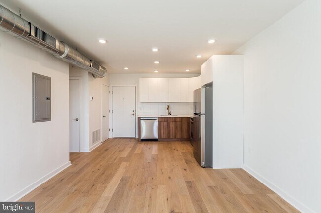 Building Photo - 1416 Frankford Ave
