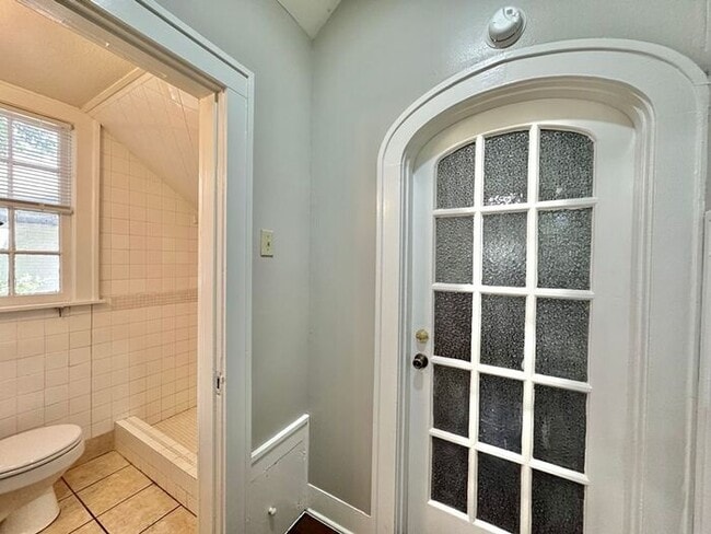 Building Photo - Charming 2-Bedroom, 2-Bath Unit – Downstairs!