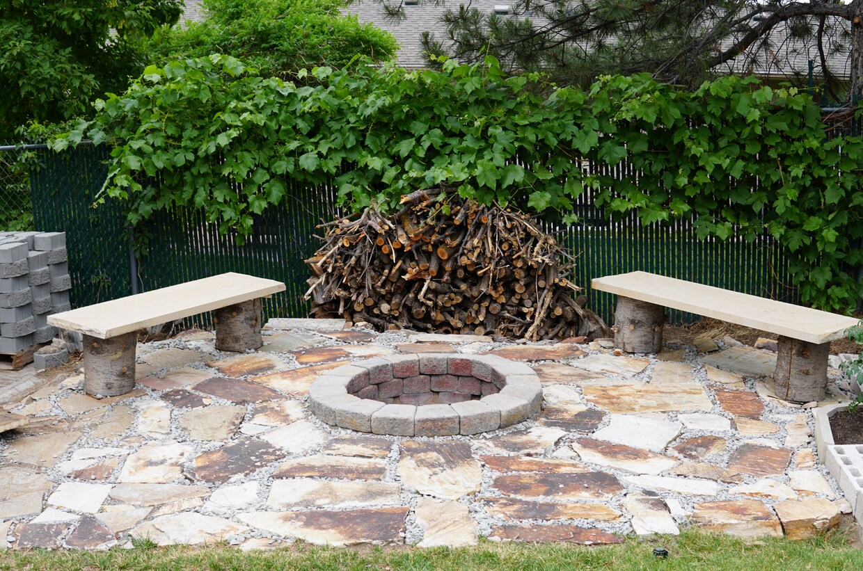 2Bd 1Bth Beautiful Backyard - 7928 S DA VINCI DR