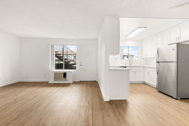 Building Photo - Terre at Canyon