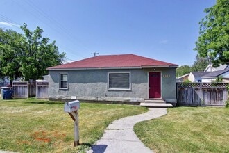 Building Photo - 1311 4th St N
