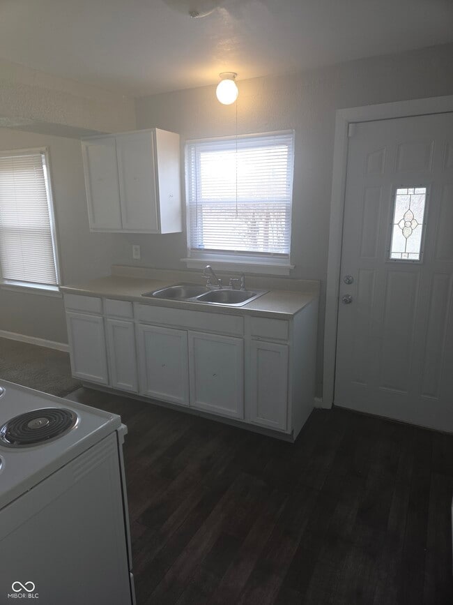 Building Photo - 3602 N Layman Ave