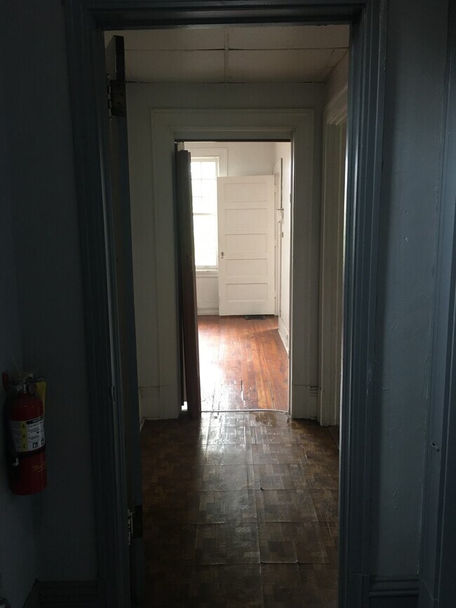 Foto del edificio - 5826 Darlington Rd #3