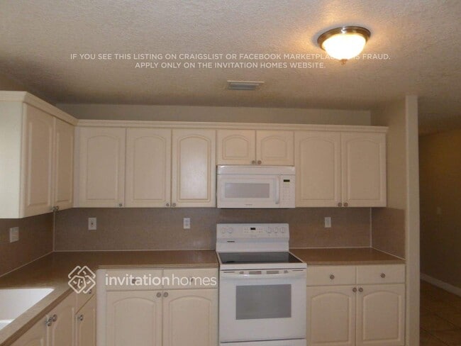 Building Photo - 16372 SW 93rd St
