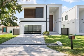Building Photo - 3010 W Trilby Ave
