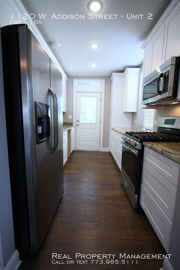 Foto del edificio - 1120 W Addison St