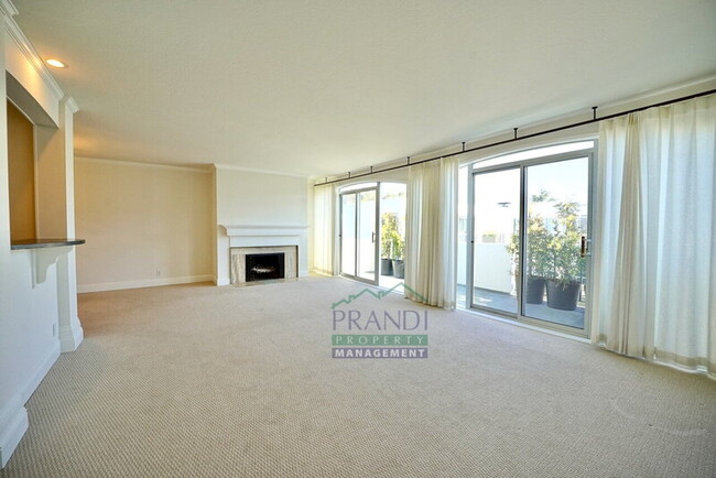 Foto del edificio - 2335 Shelter Bay Ave