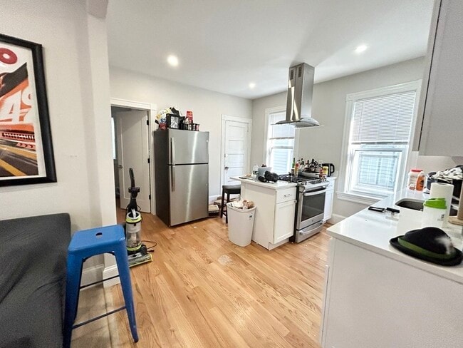 Foto del edificio - 74 Marine Rd