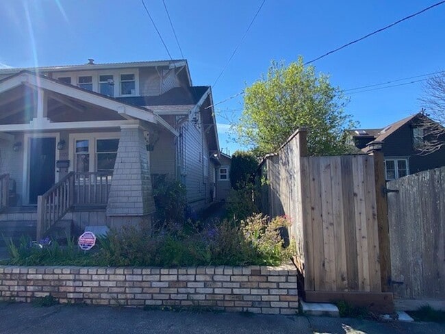 Building Photo - 1720 L St