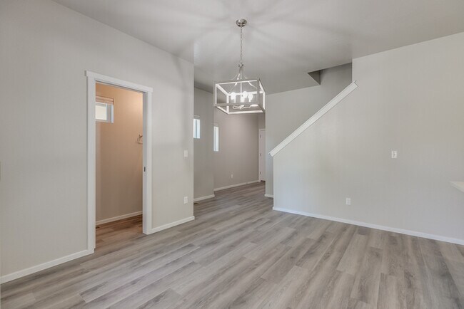 Foto del edificio - Gorgeous and New Townhome Available NOW!