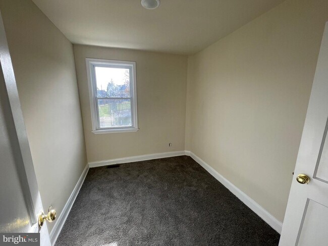 Foto del edificio - 4215 Colborne Rd