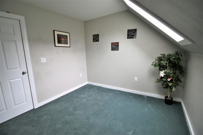 Building Photo - 1724 N Pulaski St