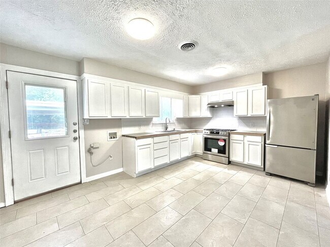 Foto del edificio - 2614 Denison St