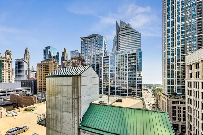 Foto del edificio - 8 E Randolph St