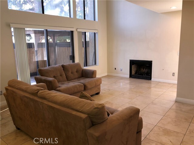 Building Photo - 3633 Cottonwood Cir