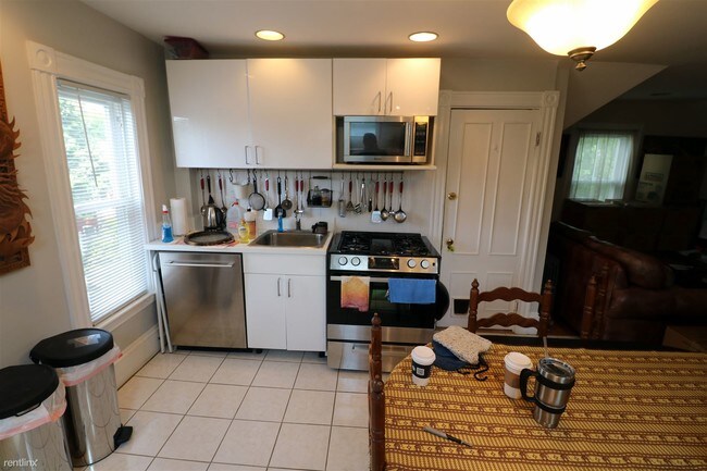 Building Photo - 2 br, 1 bath  - 32 Chandler St # 3
