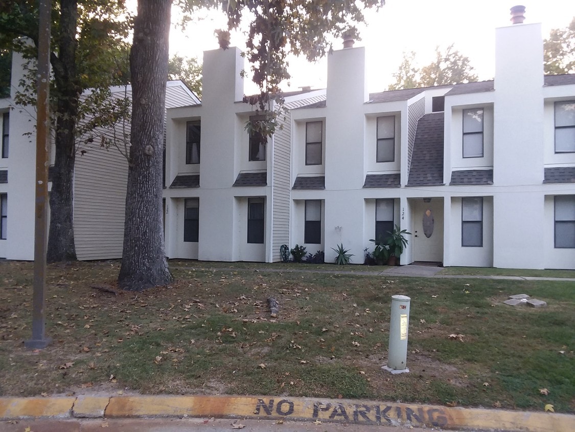 120 St Croix, Mandeville, LA 70448 Condo for Rent in Mandeville, LA