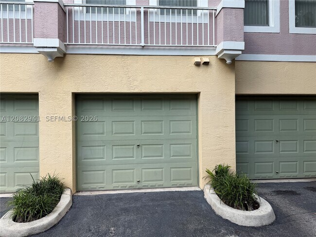 Foto del edificio - 6956 W Sample Rd