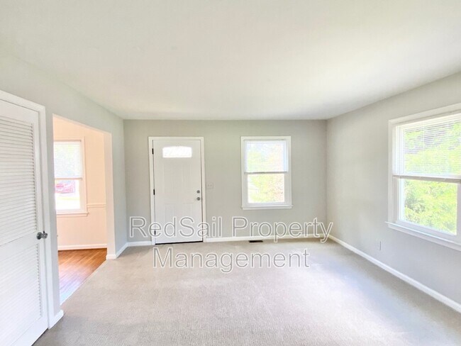 Foto del edificio - 3809 Ludgate Dr