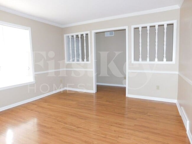Building Photo - 5590 Montpelier Dr
