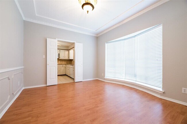 Building Photo - 2120 Hunters Ridge