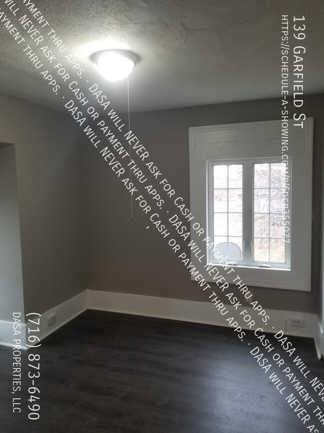 Building Photo - 139 Garfield House - 3 Bed / 1 Bath