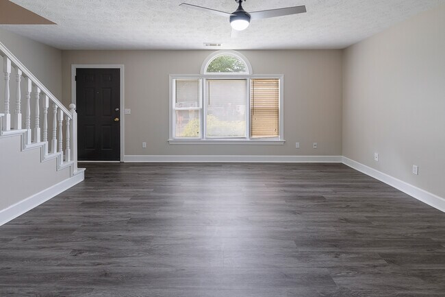 Foto del edificio - 4071 Hidden Hollow Dr