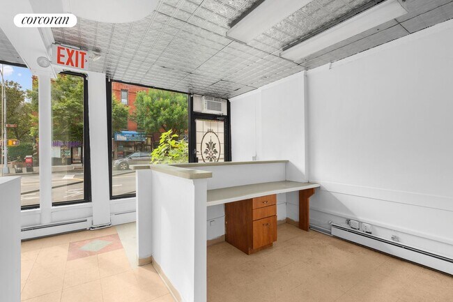 Building Photo - 408 7th Ave