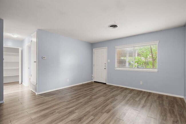 Foto del edificio - 2021 Wheless Ln