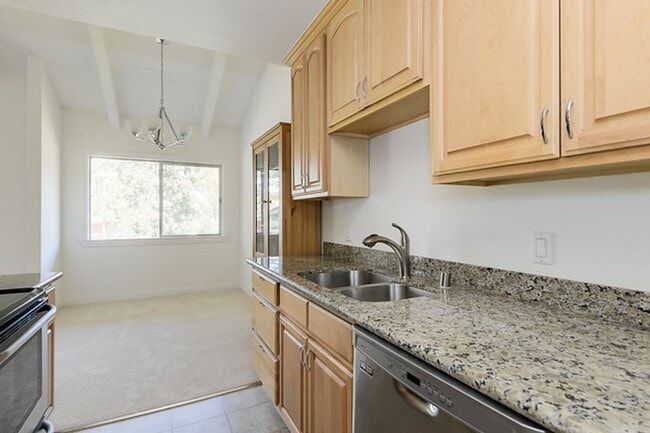 Building Photo - Convenient Location near Rengstorff Park