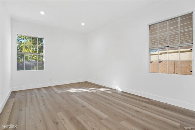 Foto del edificio - 3 br, 2 bath House - 6039 Varna Ave