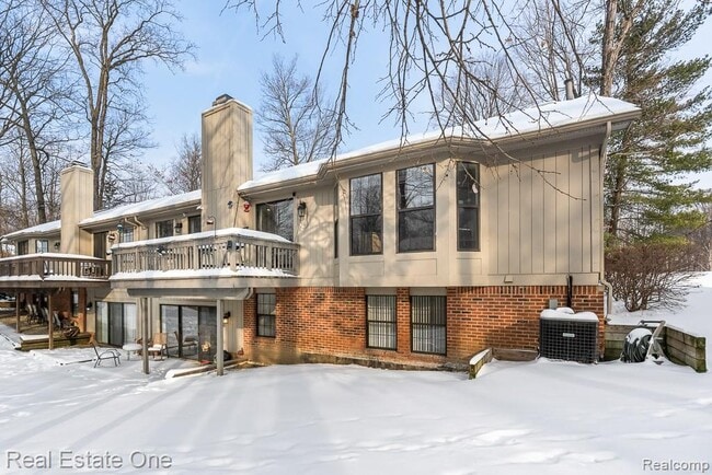 Building Photo - 7086 Danbrooke Ct