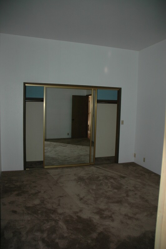 Building Photo - 2031 Waverly Pl N