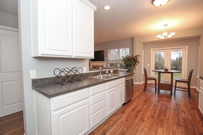 Foto del edificio - 8475 Haleigh Woods Dr