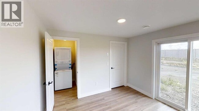 Building Photo - 10529-10133 133 Ave.