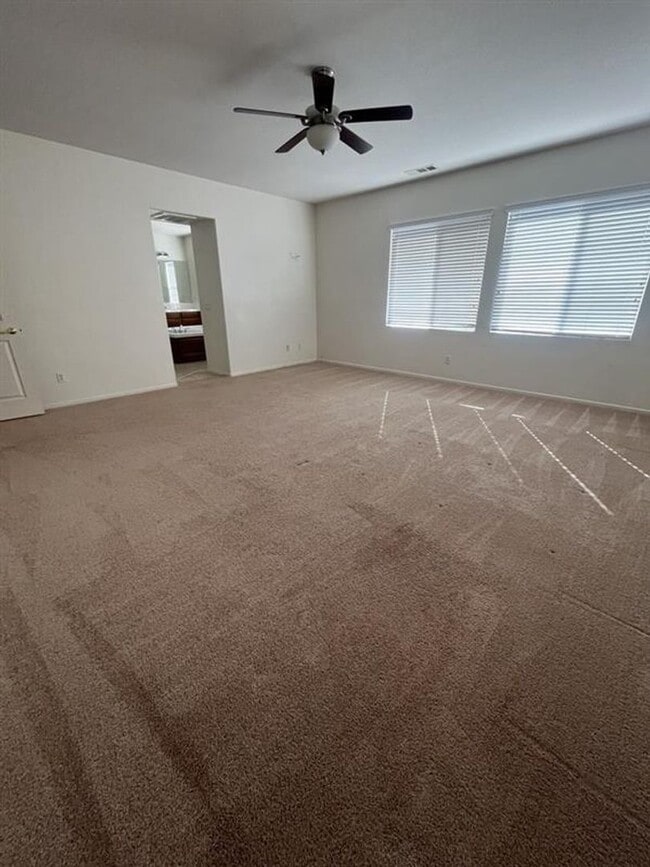 Building Photo - Beautiful 4 Bedroom Home!