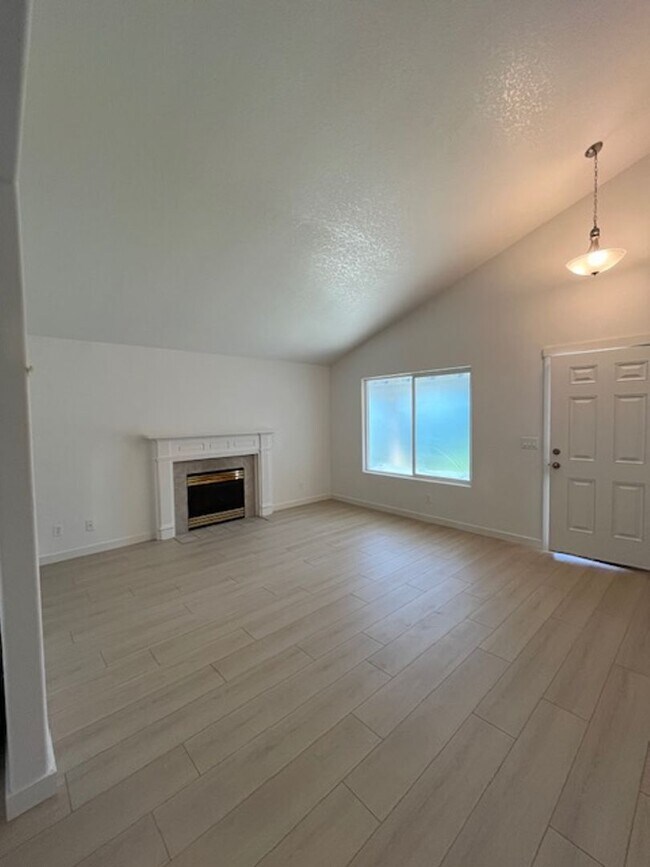 Foto del edificio - 3 Bedroom 2 Bath Forest Grove OR