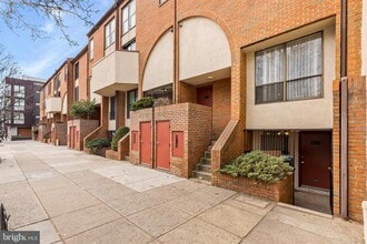 Building Photo - 228 N 22nd St