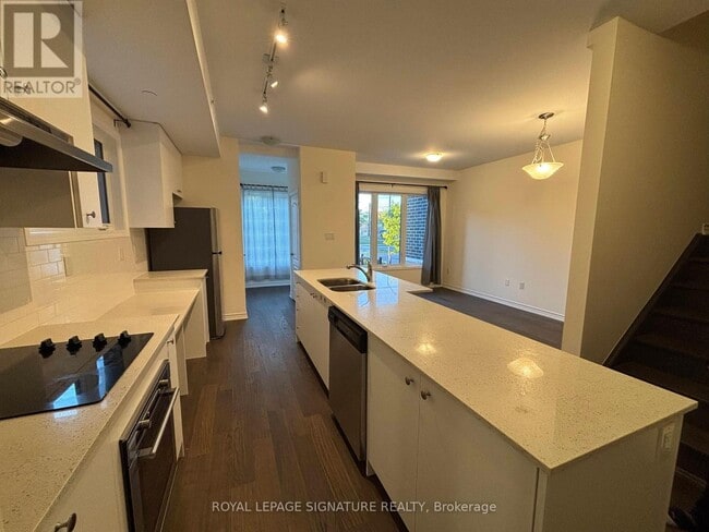 Building Photo - 1B Clintwood Gate