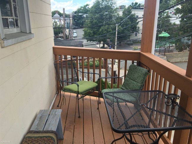 Building Photo - 20 Landers St