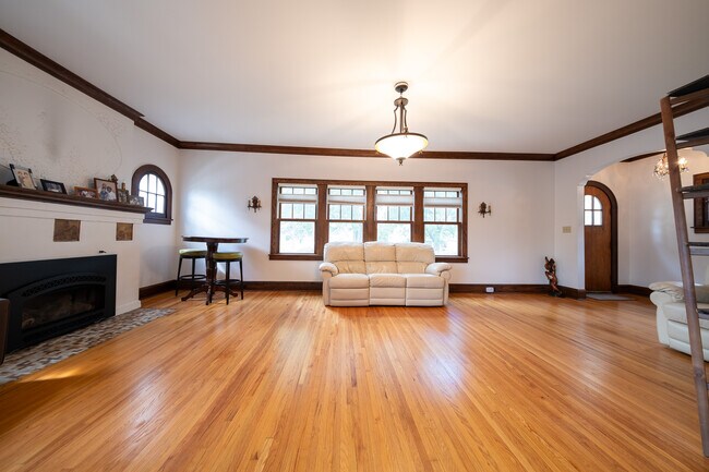 Foto del edificio - 1600 N Sheridan Ave