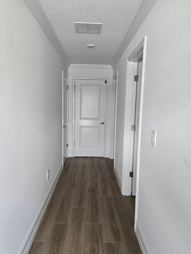 Foto del edificio - 4511 S Manhattan Ave
