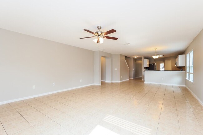 Foto del edificio - 15322 Key Crest Ln