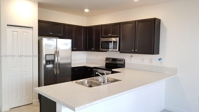 Building Photo - 11313 SW 250th Terrace