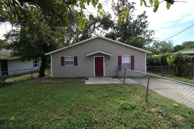Foto del edificio - Remodeled 3BR/1BA Home – Fresh Paint, Upda...