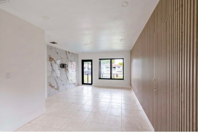 Foto del edificio - 2015 NW 132nd St